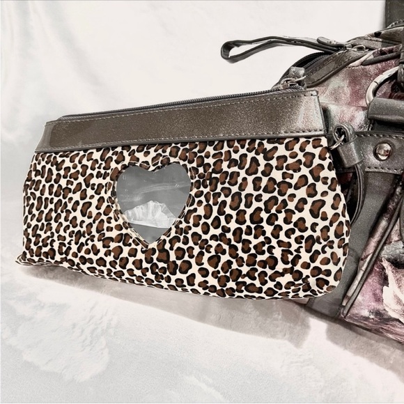 NWOT Sharif 1827 purse in silver/pink floral. - Picture 3 of 11